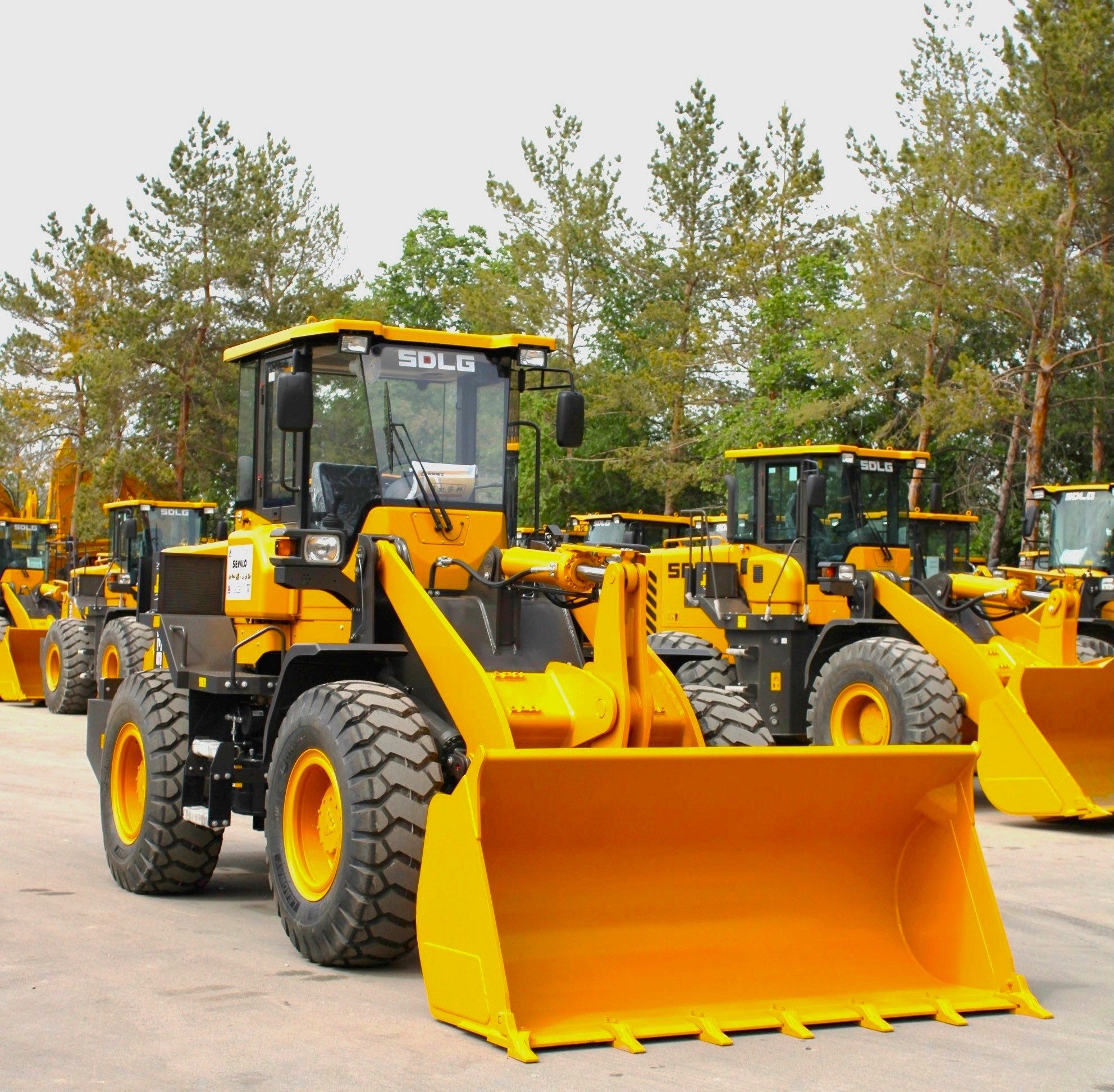 Погрузчик фронтальный L933F